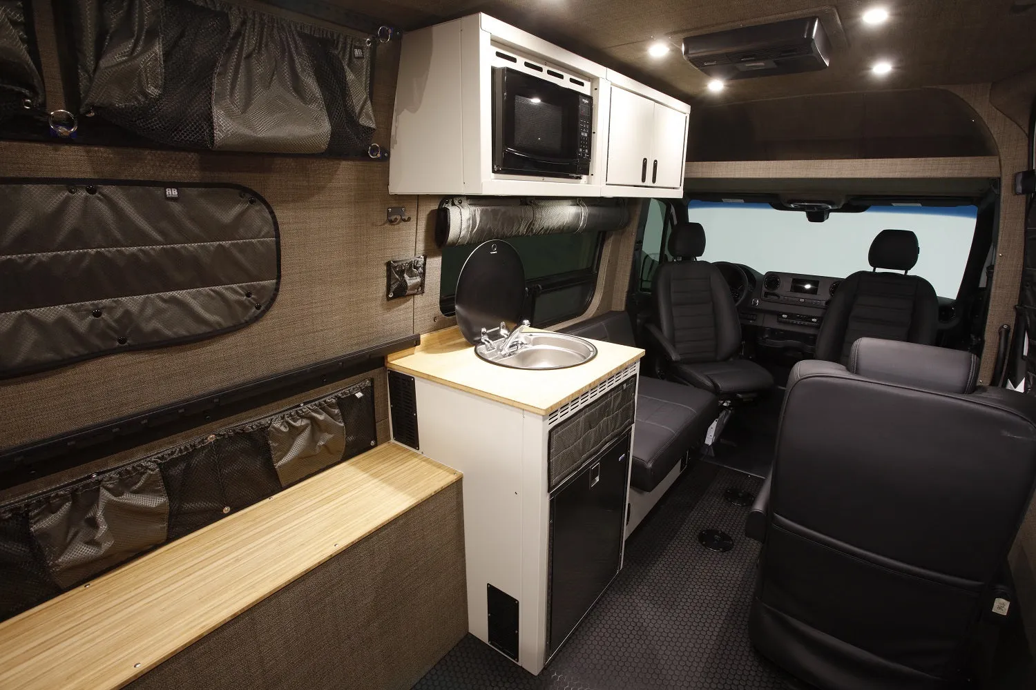 Gear Hauler Van BO - 144 4x4