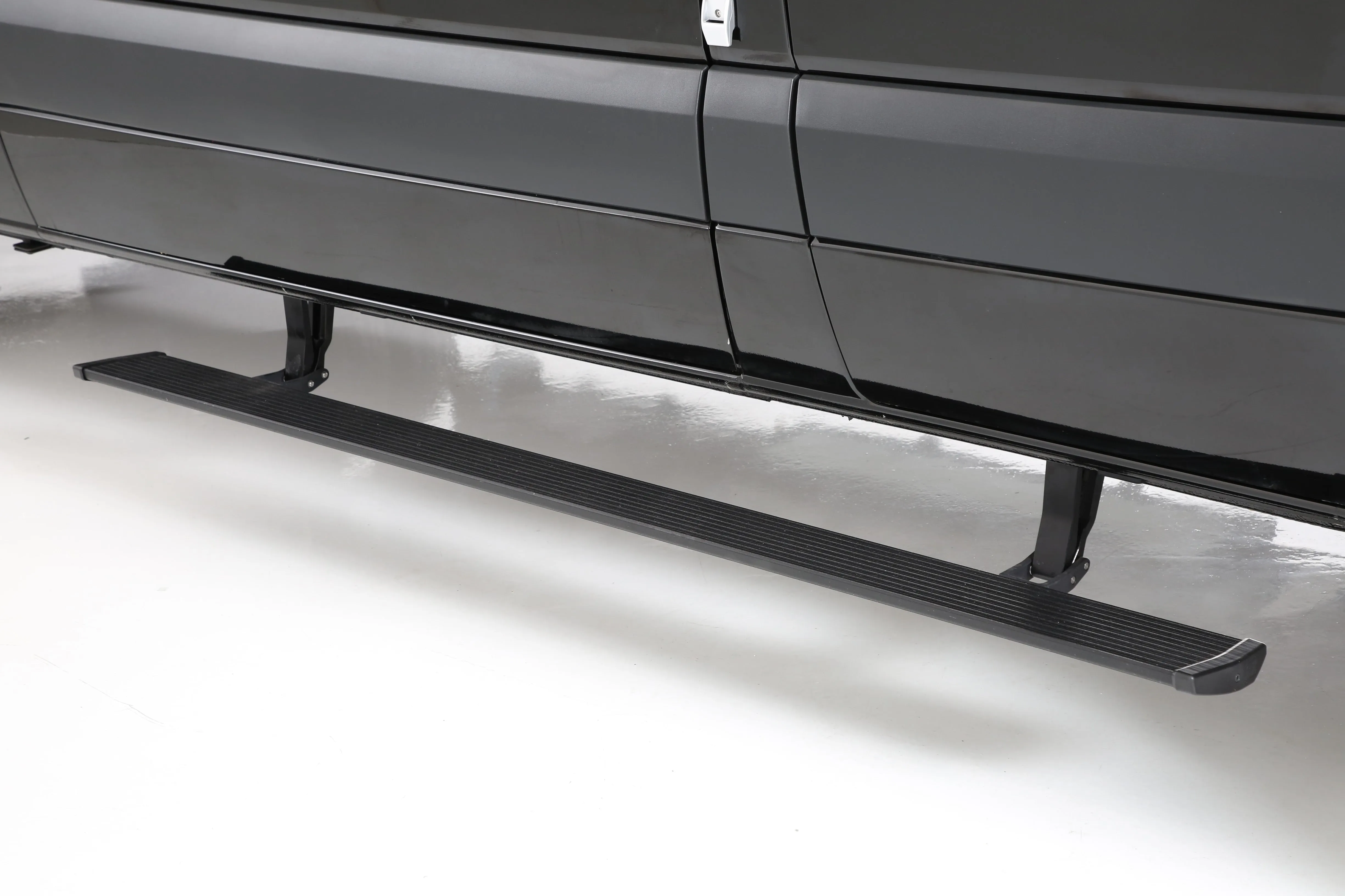 RB Gear Hauler Van Carp - 170" 3500 4x4