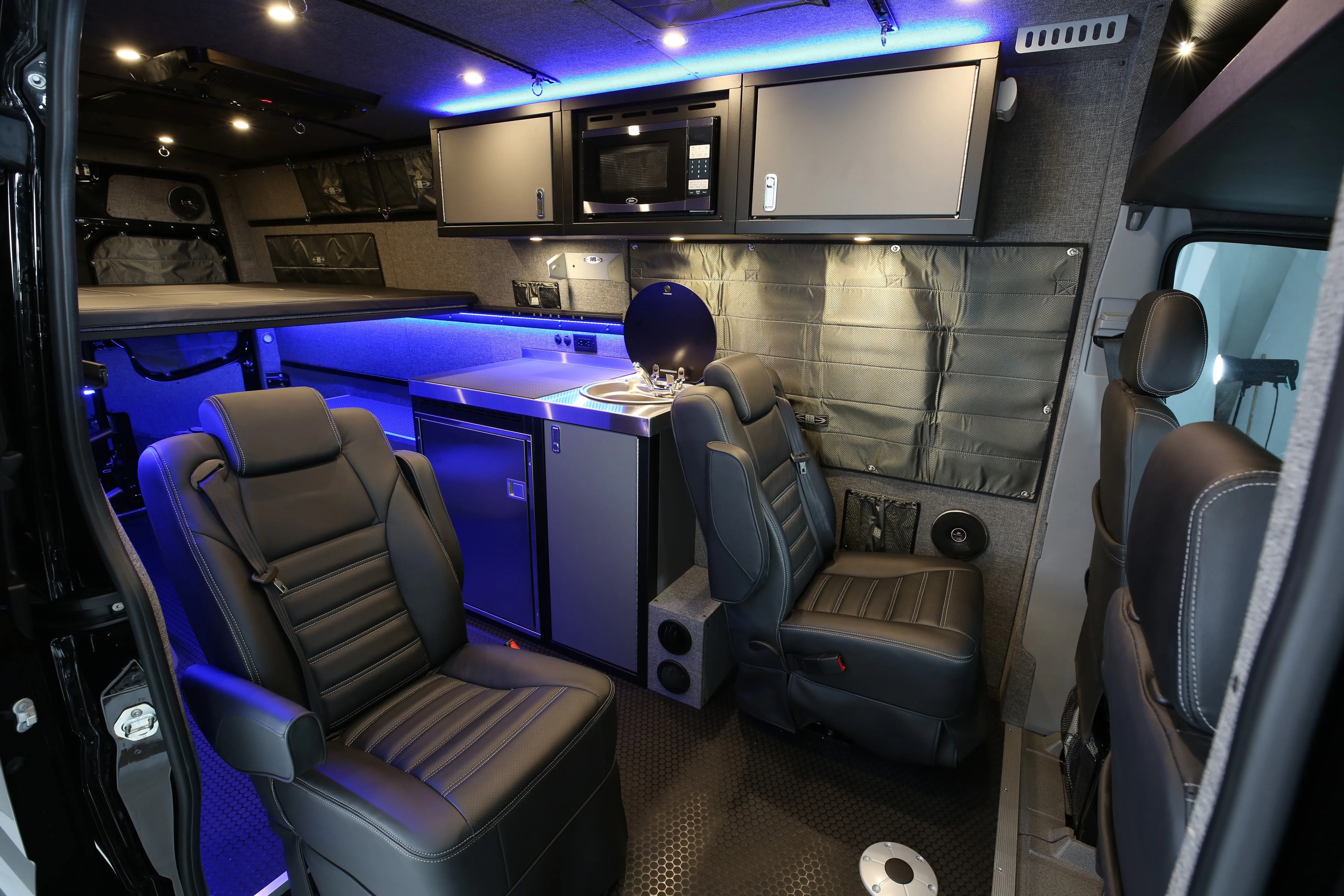 RB Gear Hauler Van Carp - 170" 3500 4x4