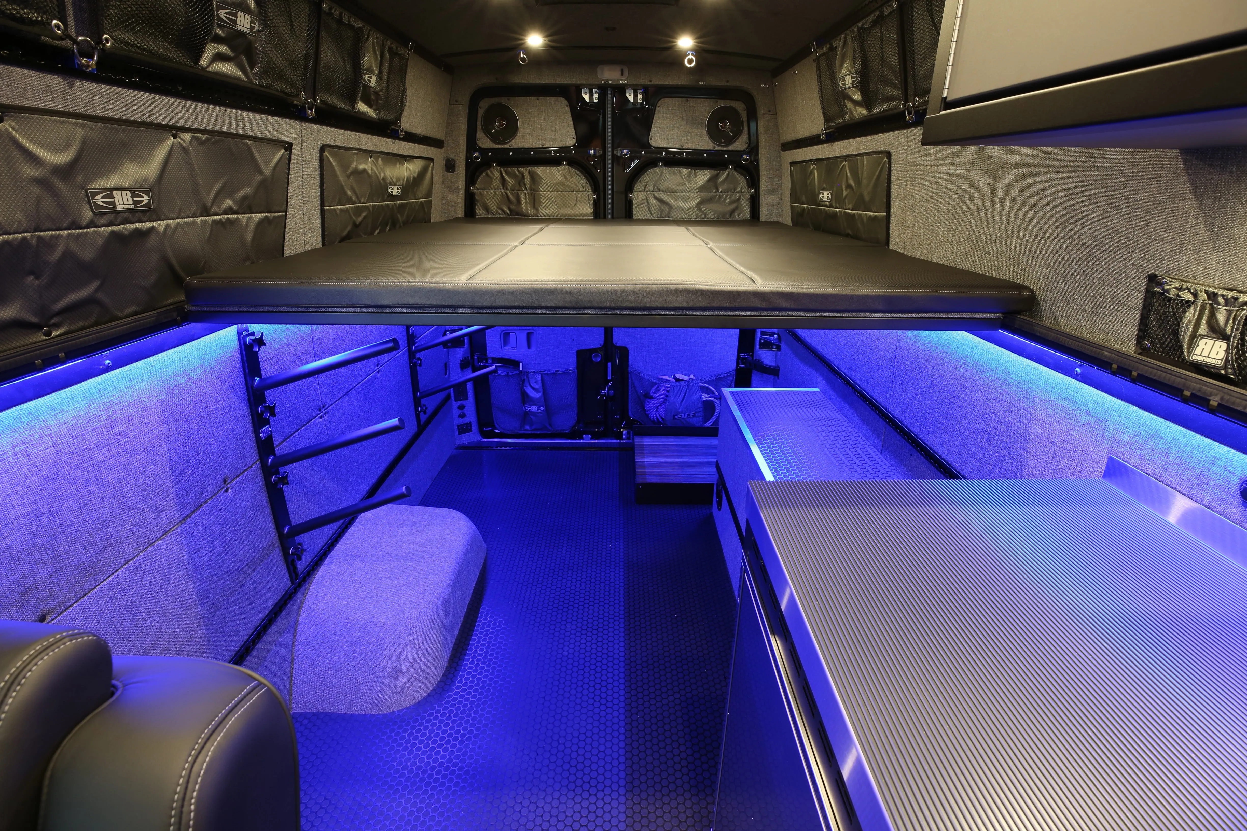 RB Gear Hauler Van Carp - 170" 3500 4x4