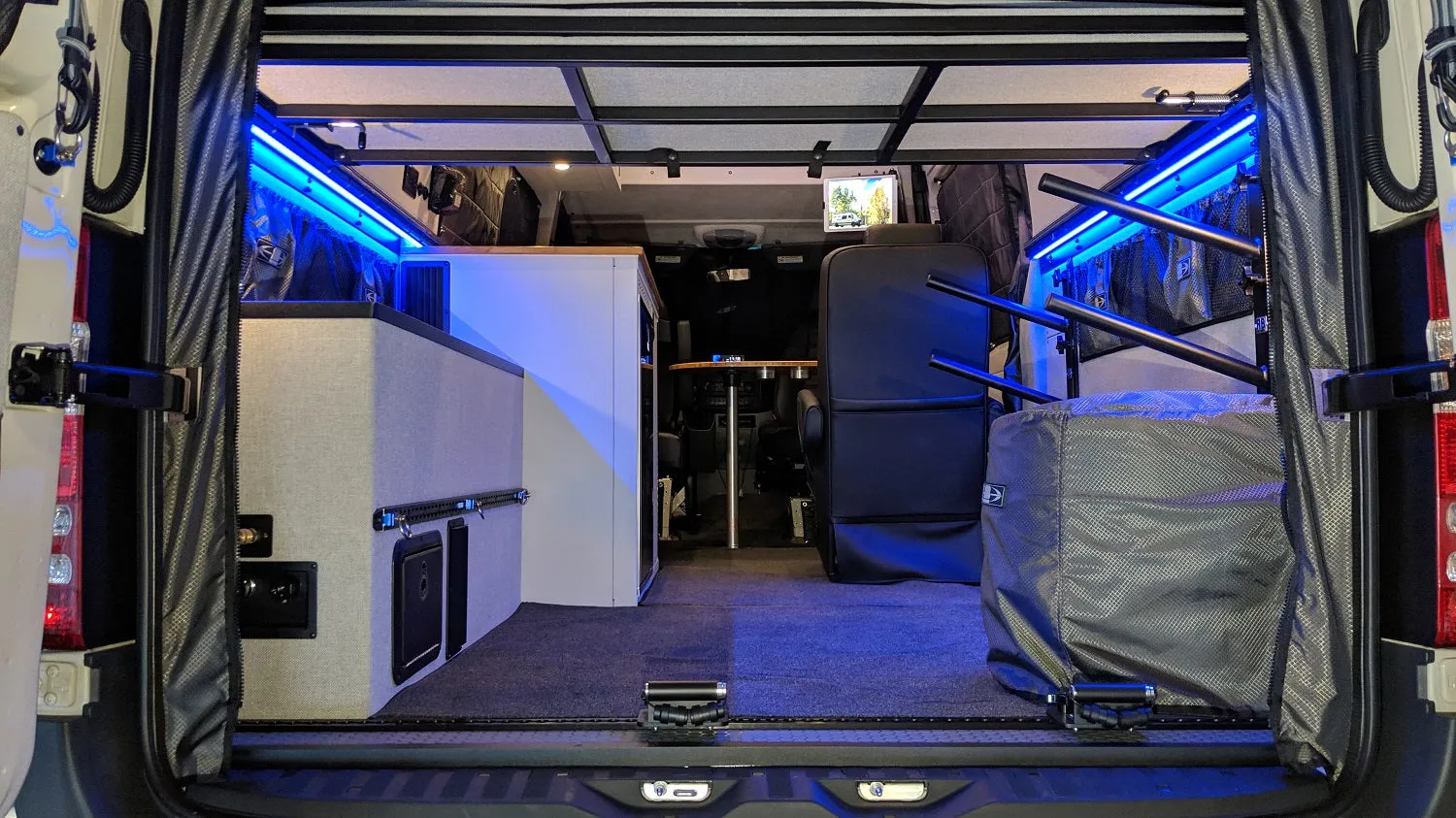 RB Gear Hauler Van EW - 144' 4x4