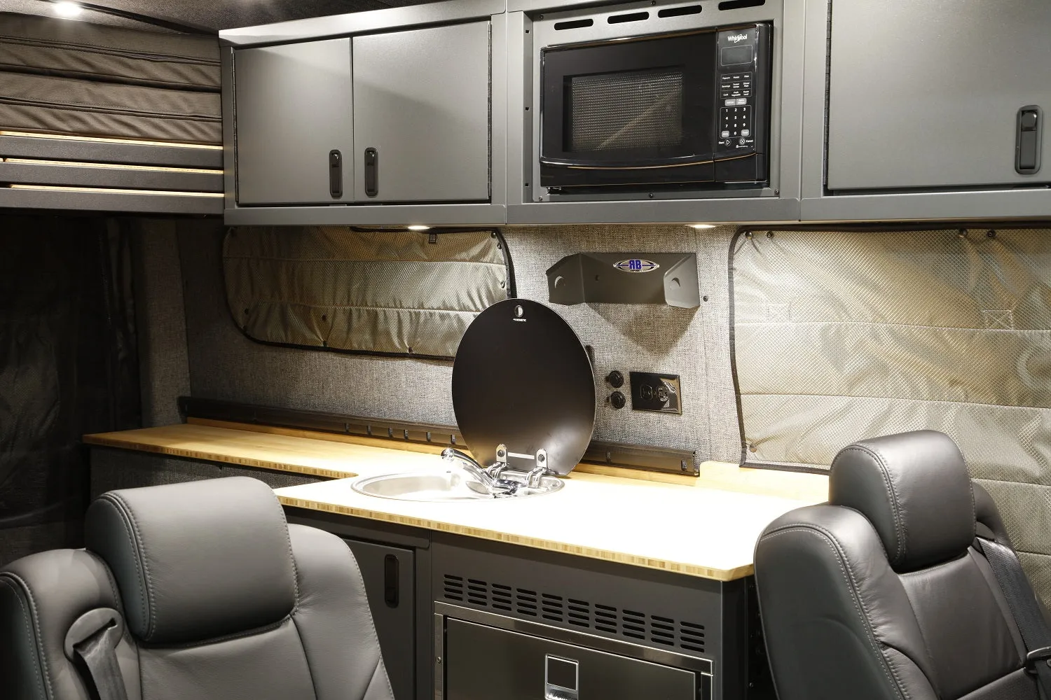 RB Gear Hauler Van KS - 144 4x4
