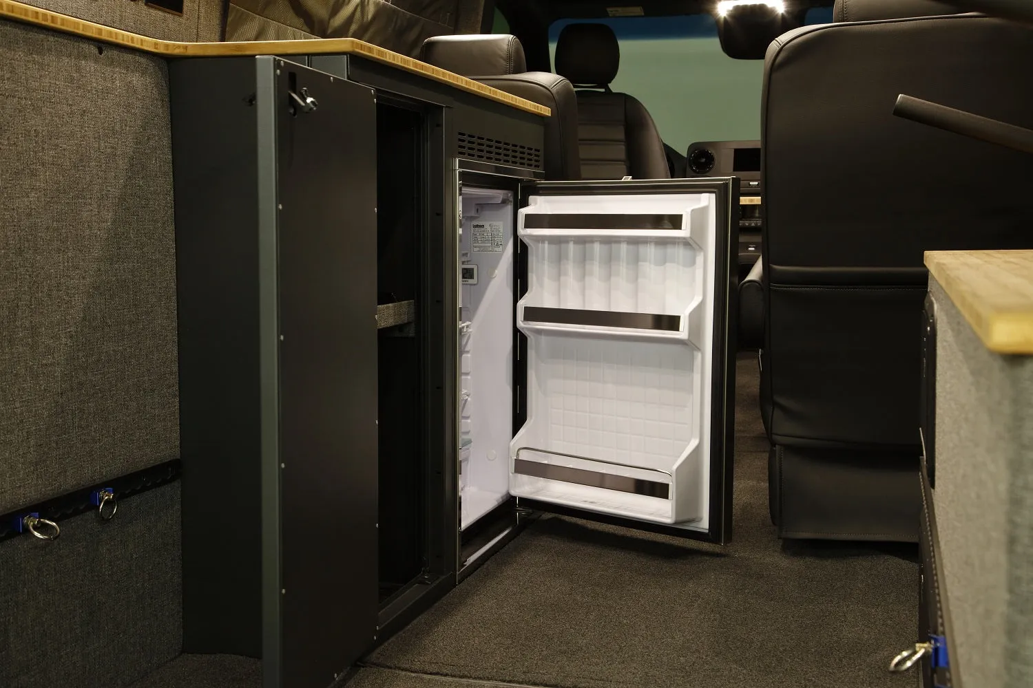 RB Gear Hauler Van KS - 144 4x4
