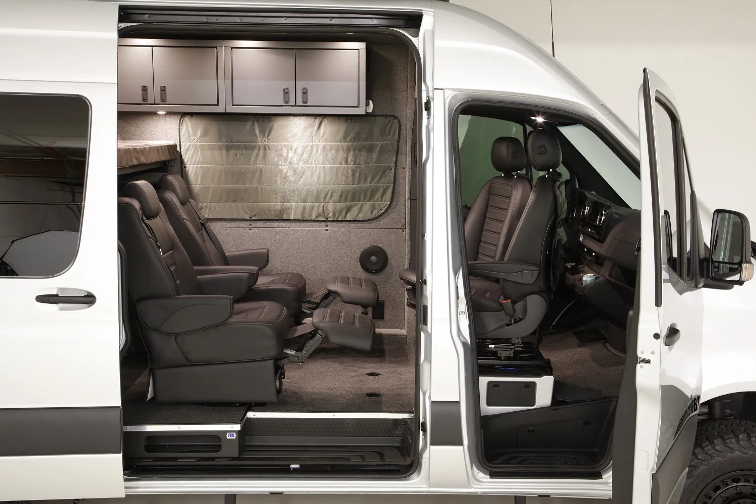 RB Gear Hauler Van SY - 144 4x4